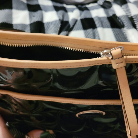 Coach Peyton Embossed Patent leather crossbody (F20022) - Picture 14 of 14